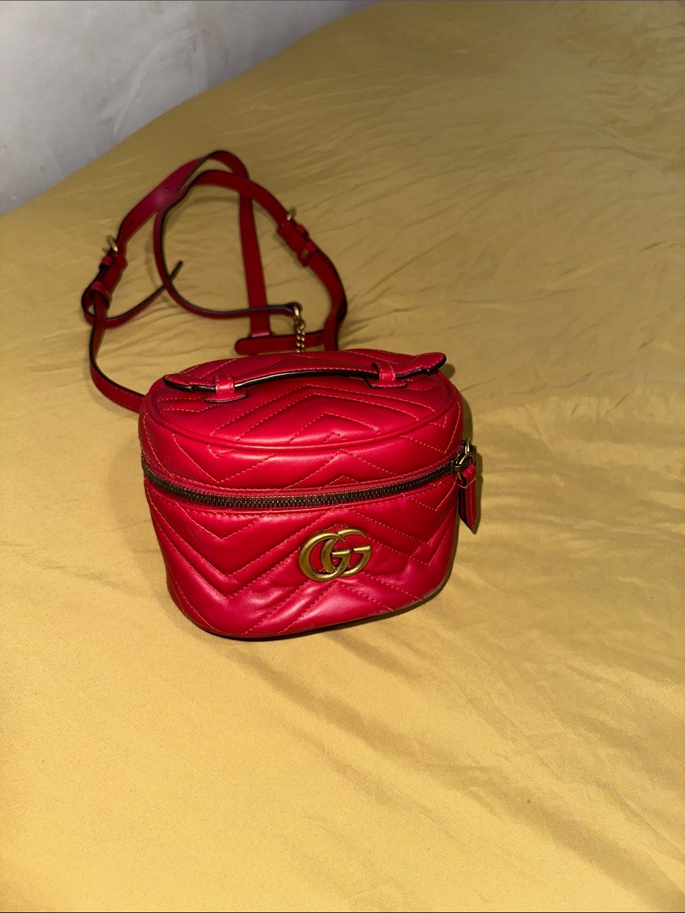 Gucci Red Quilted Mini Vanity Crossbody with Gold GG. PREOWNED.